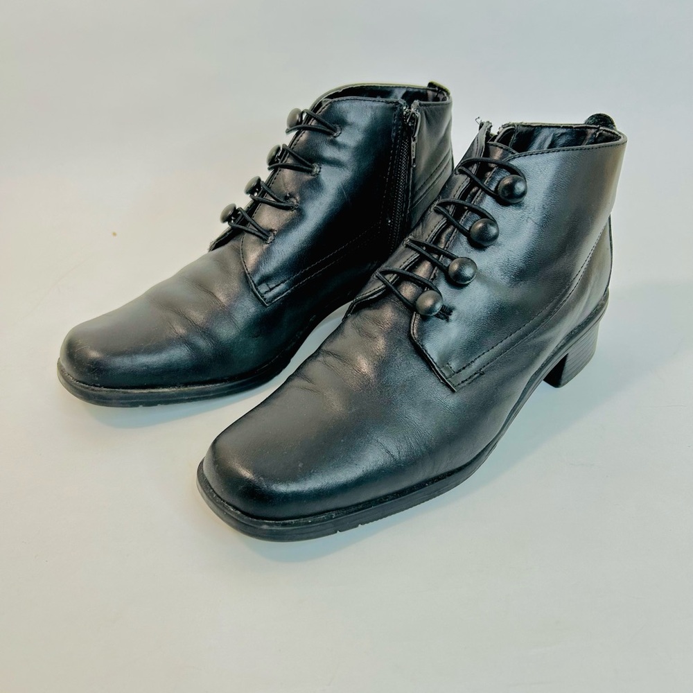 Liz Baker Black Leather Ankle Boots with Victorian Style Loop and Buttons sz 7 - Picture 3 of 12